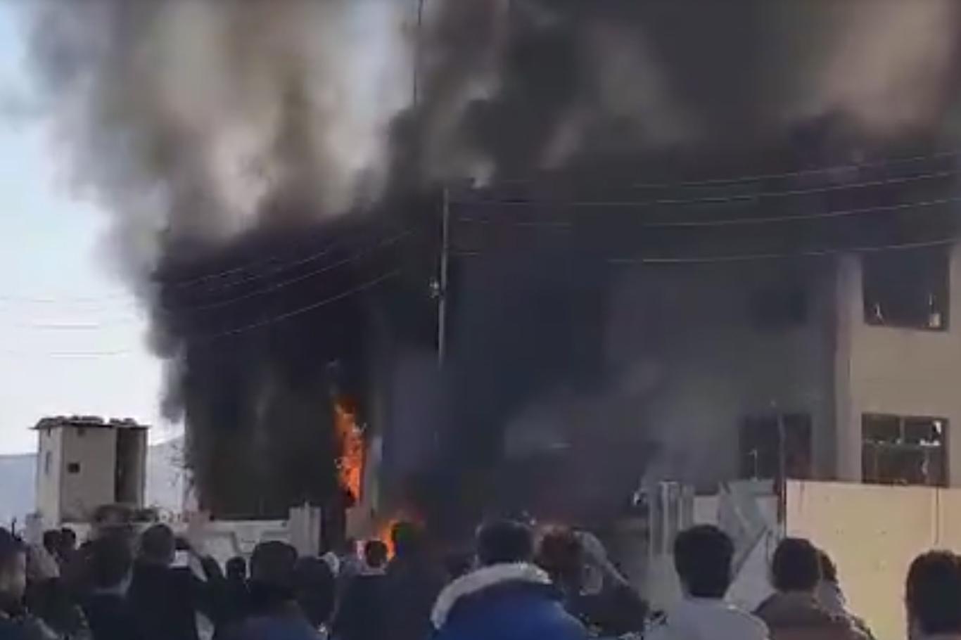 Irak Kürdistanı'nda KDP ve YNK binaları ateşe verildi